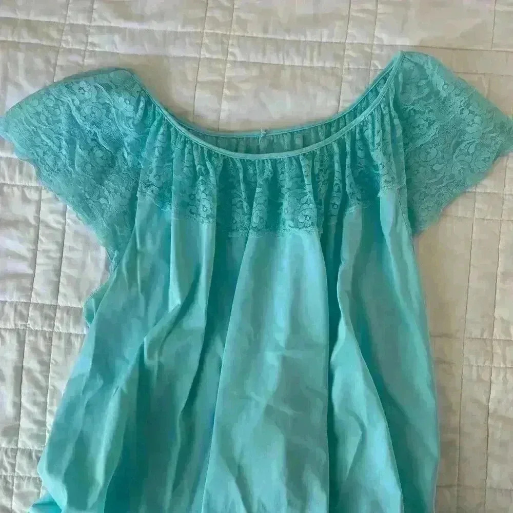 Vintage aqua lace nightgown‎ women’s large flowy satin classic retro